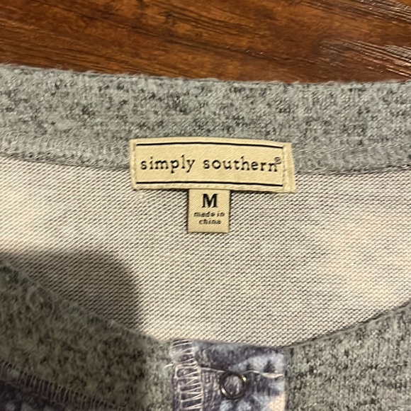 Women’s Simply Southern Top - Picture 2 of 4